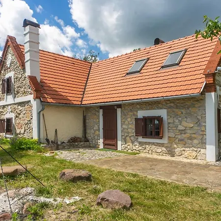 - Szolo Birtok 度假居 Balatoncsicso